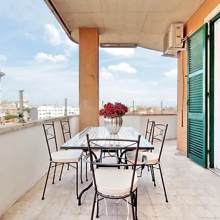 Stunning View With Terrace Daire Roma